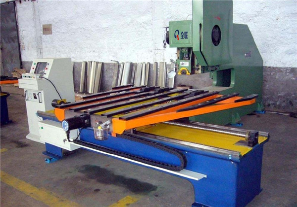 西安數(shù)控送料機 西安數控送(song)料機