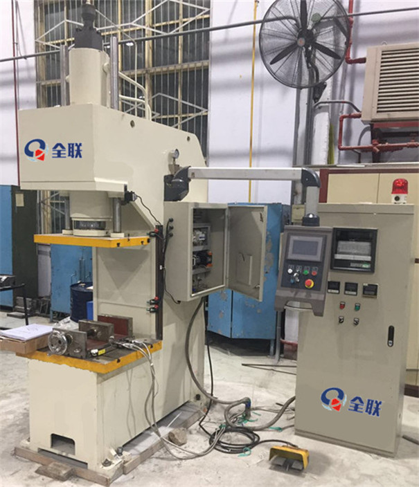 熱壓下(xia)陷成型(xíng)機 熱(re)壓下陷(xian)成型機(ji)
