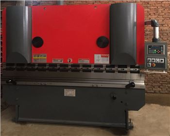 西(xī)安市長(zhǎng)安區黃(huáng)良古城(chéng)車輛廠(chǎng)