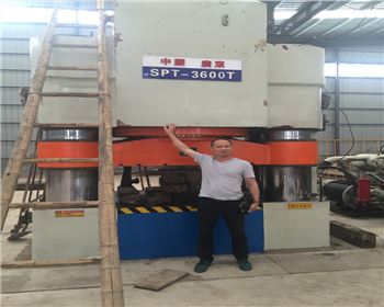 四(sì)柱液壓(yā)機維修(xiū)改造